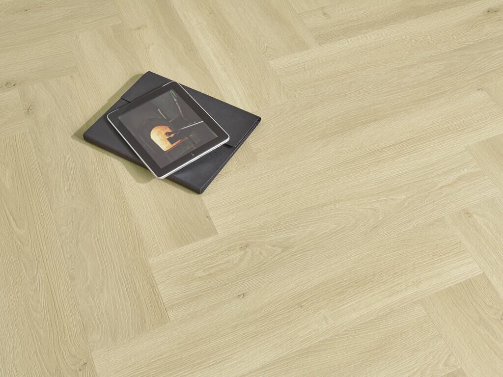 JOKA Designboden 555 Wooden Styles Herringbone Oak blond 6704 - Klebevinyl Vinylboden JOKA